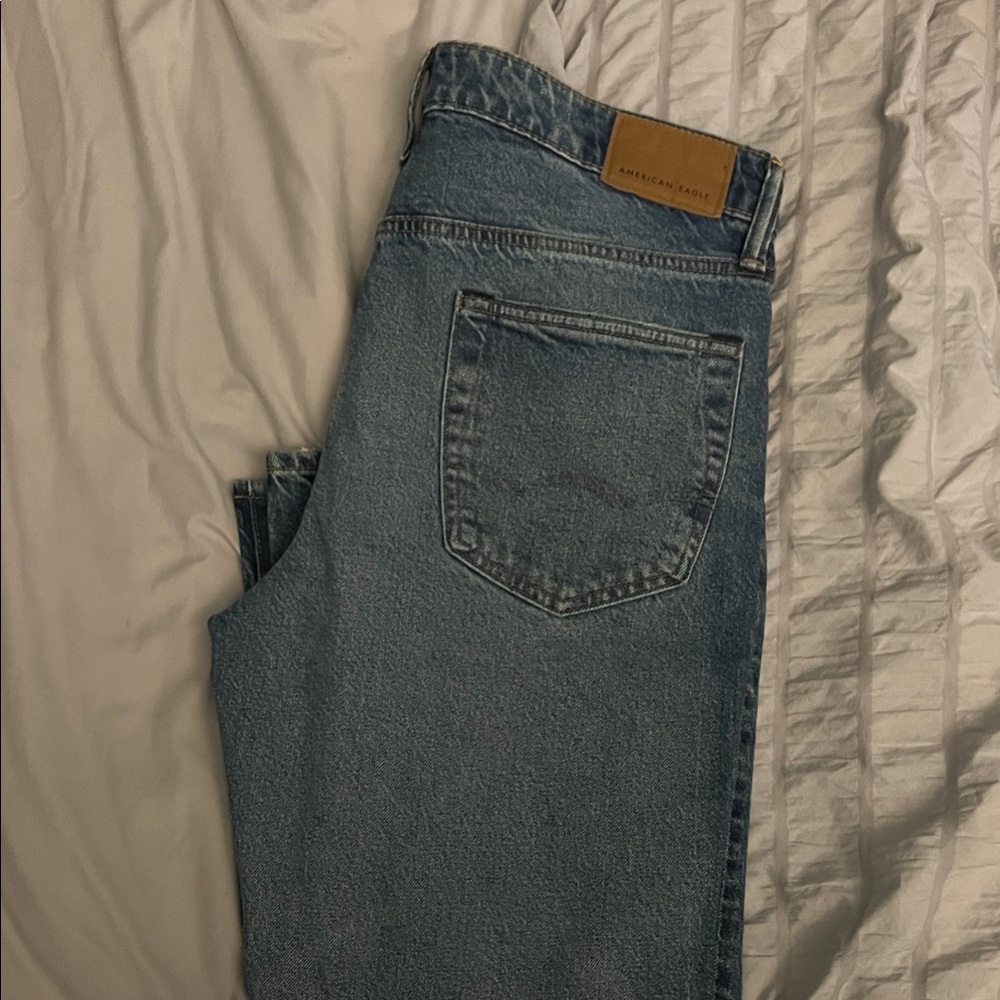 American Eagle Outfitters Men's Classic Blue Jeans. Size 33x30 NWOT